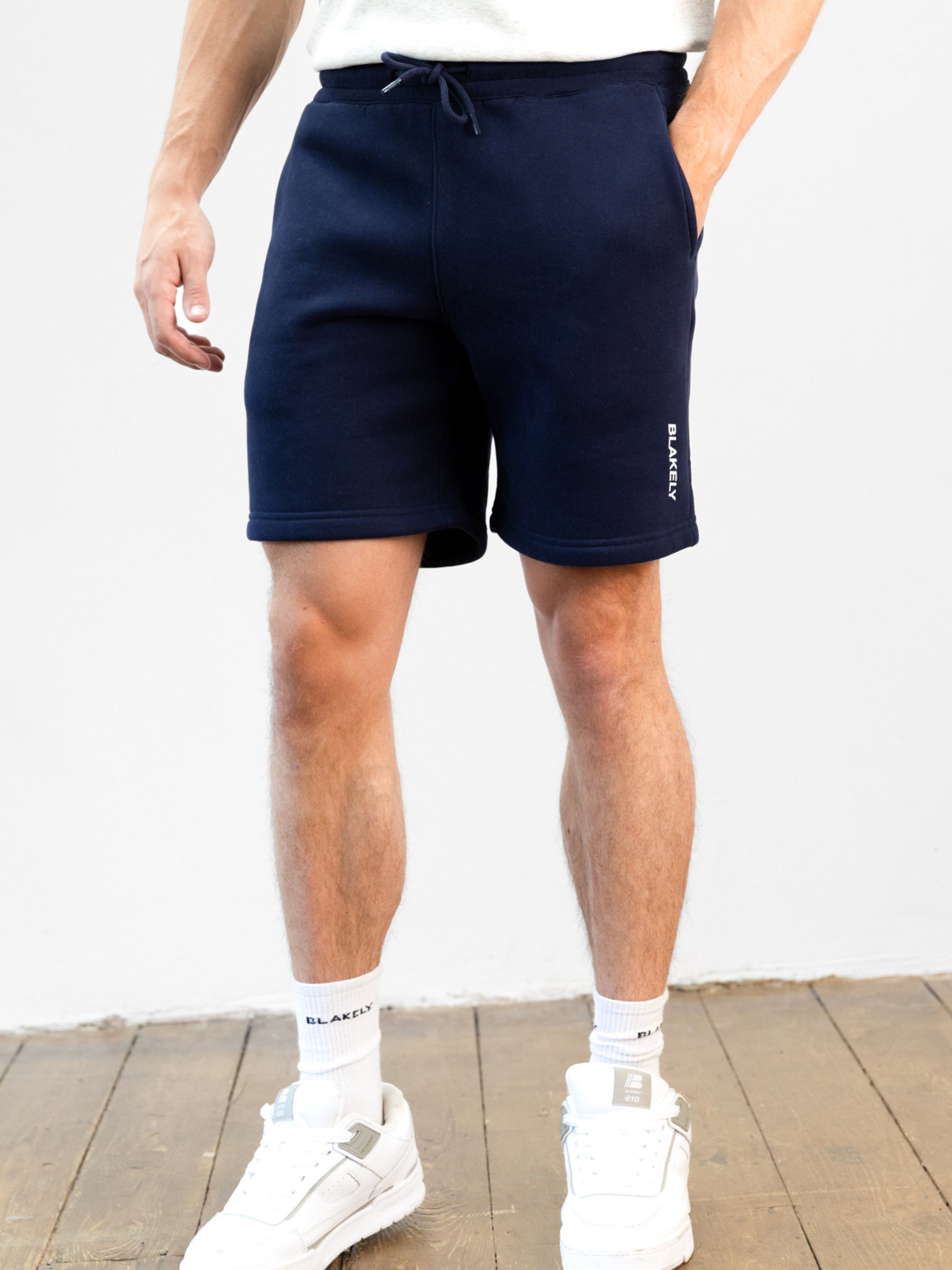 Italic Linear Relaxed Jogger Shorts - Navy
